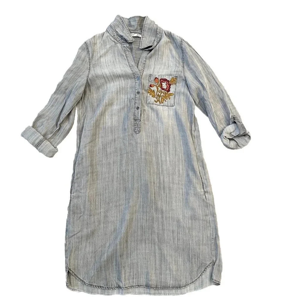 Dex Women’s Denim Mini Shirt Dress Size Small Embroidered Pocket Gray Burgundy